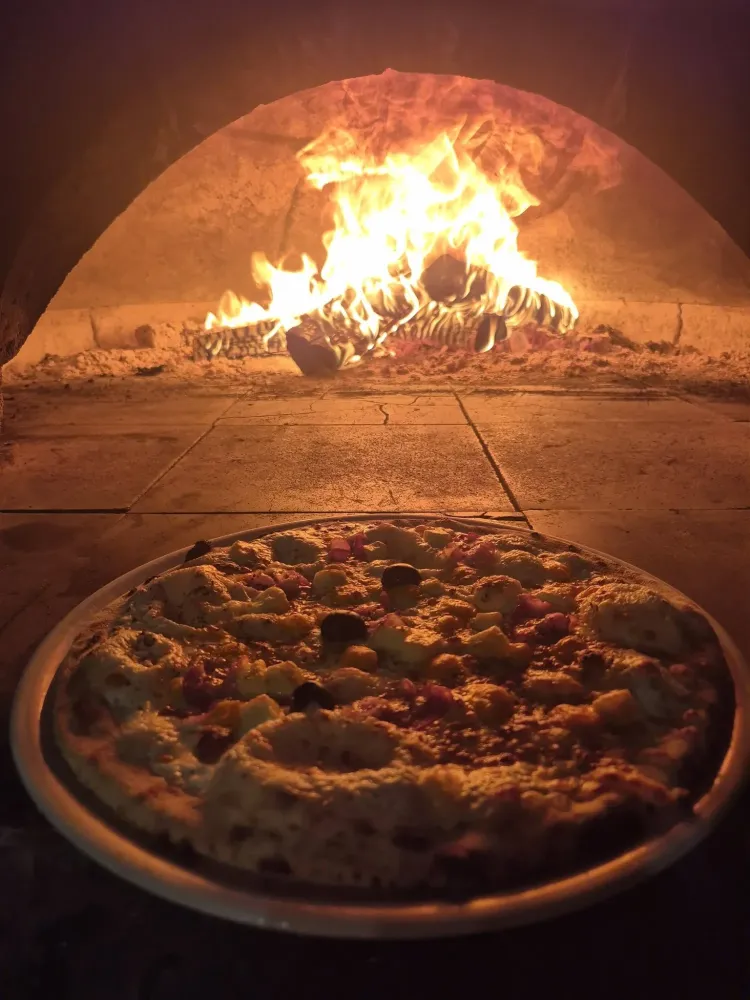 Pizza au feu de bois à Savigné l'Evêque